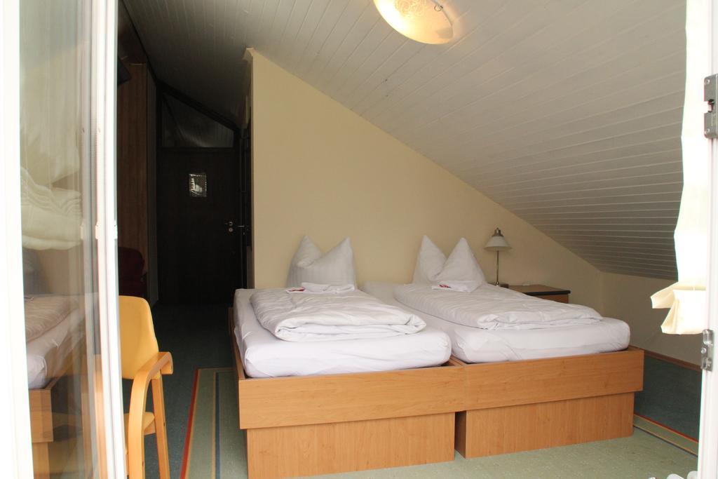 Hotel Traube Оффенбург Экстерьер фото